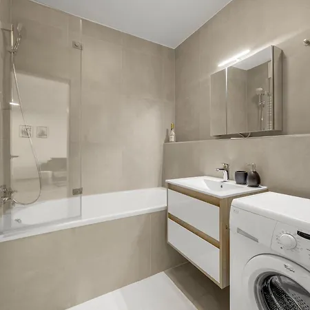 Apartment V Iii Veziach S Vyhladom, Pri Stadione A S Garazou Zadarmo